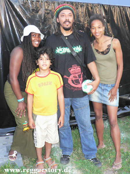 Askala Selassie, PAT, Lilian Gold