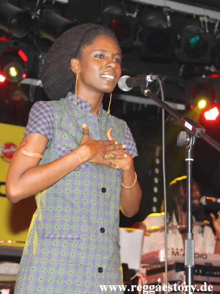 Jah9