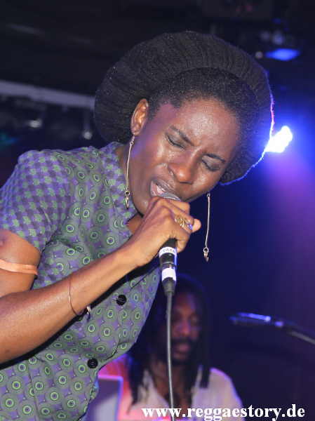 Jah9
