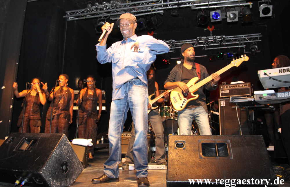 Beres Hammond & Harmony House Band