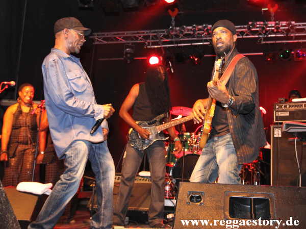 Beres Hammond & Harmony House Band