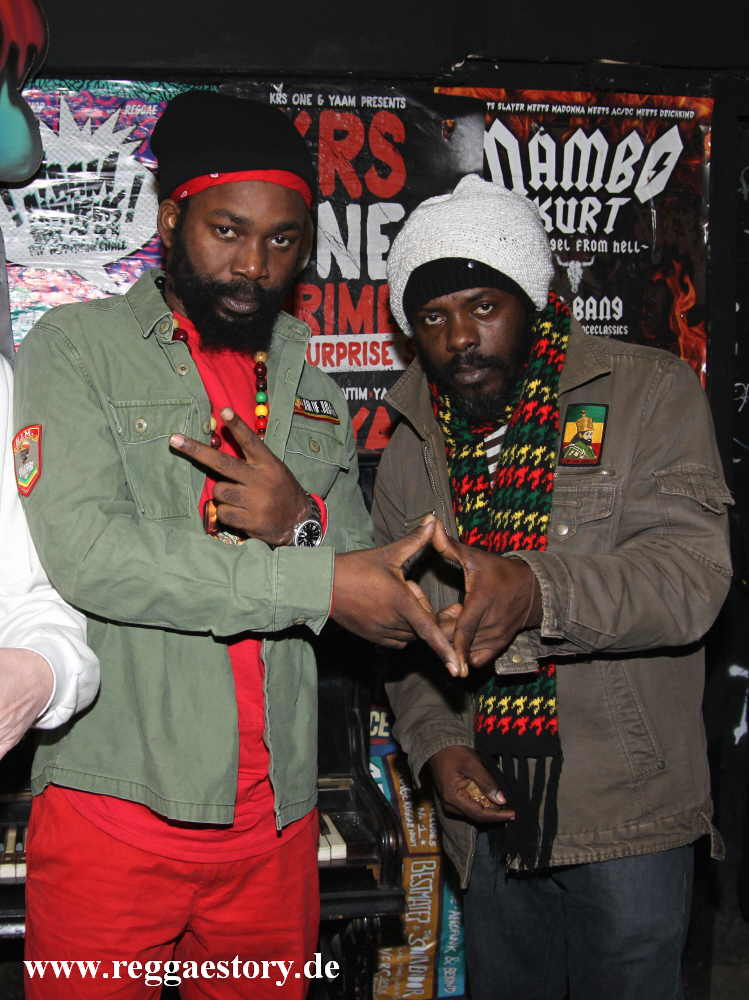 Jah Thunder + Guitar Man