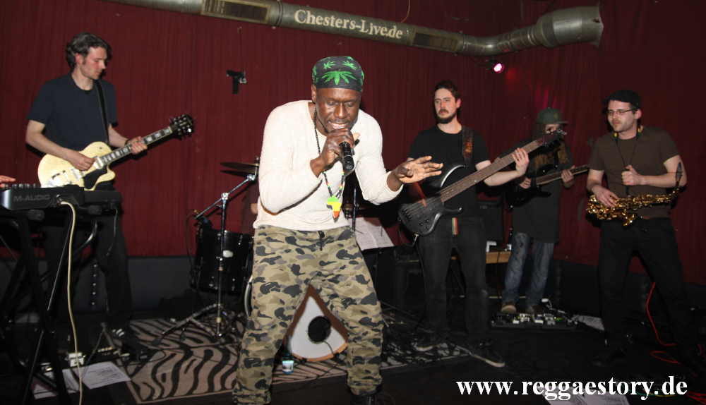 Jah Hero & Solid Vibrations Band