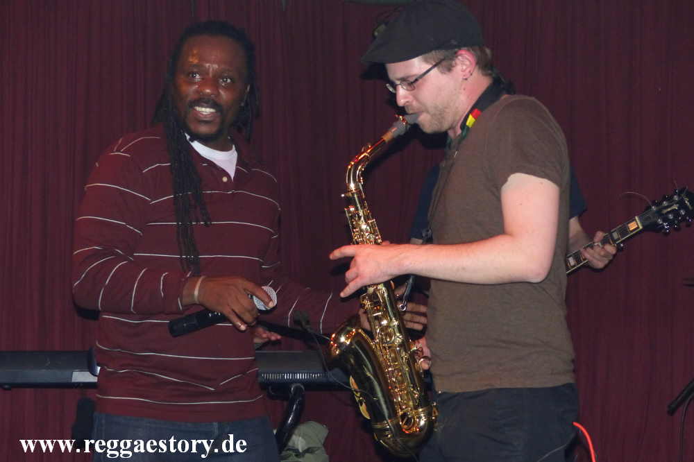 Chuck Fenda & Solid Vibrations Band
