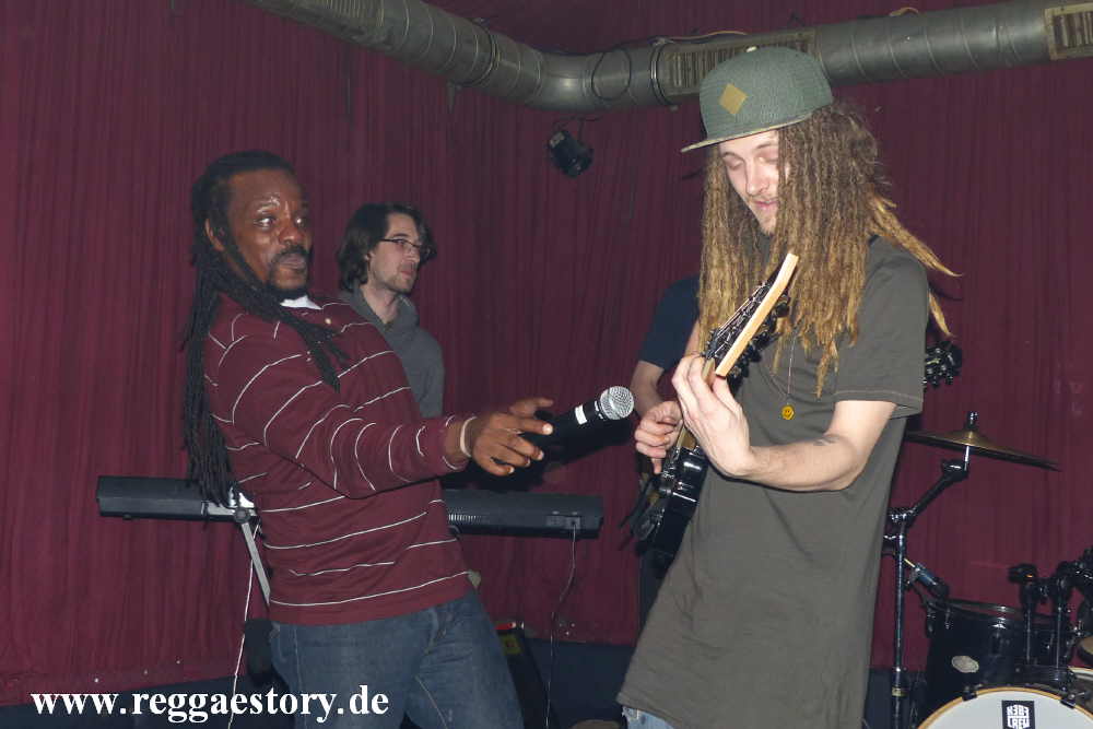 Chuck Fenda & Solid Vibrations Band