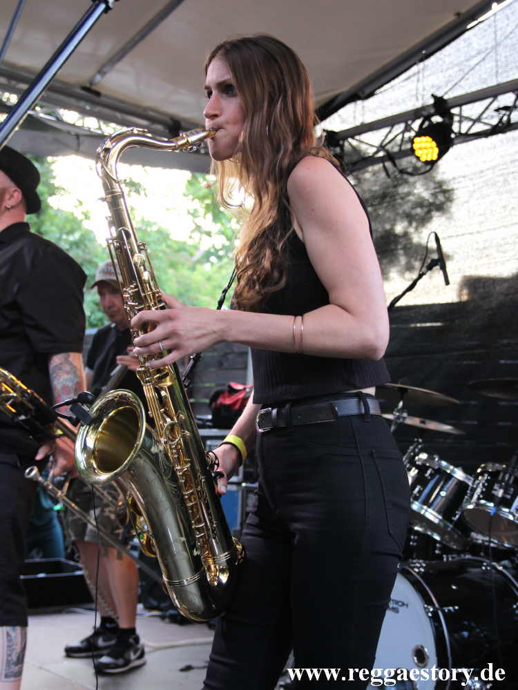 Annika Ernst @ Dr. Ring Ding & Band - Dynamite Skafestival 2021
