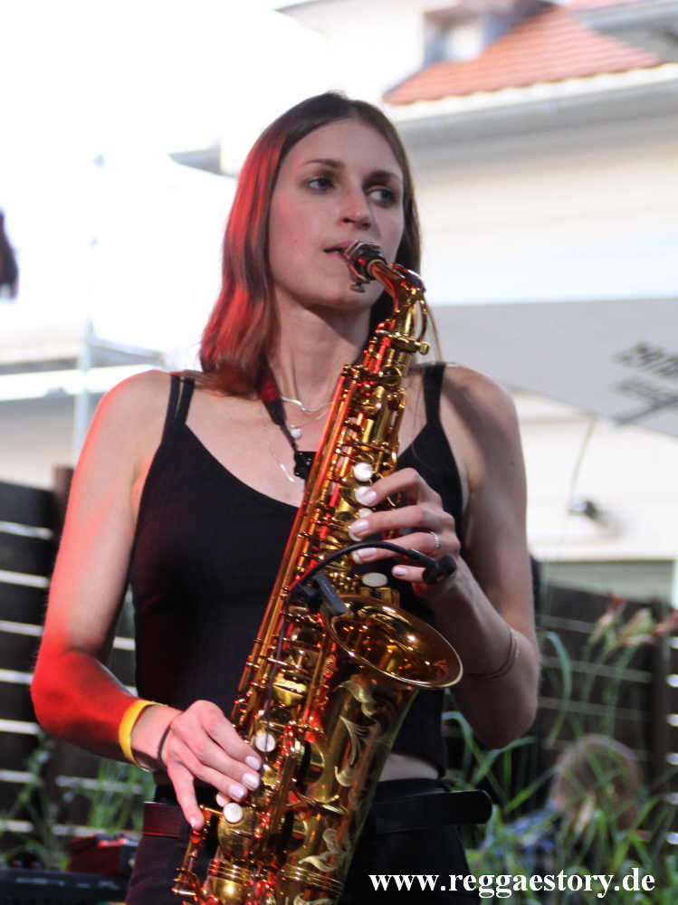Annika @ Dr. Ring Ding & Band - Dynamite Skafestival 2021