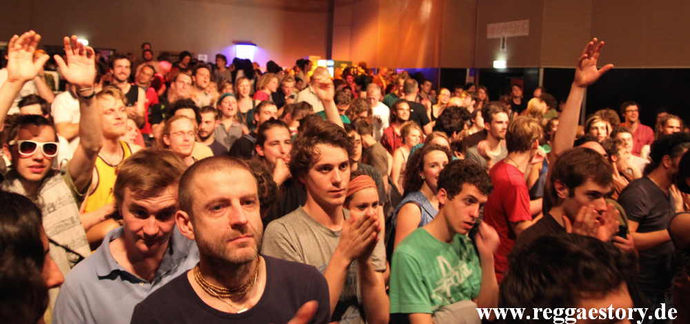 C-Club bei Groundation