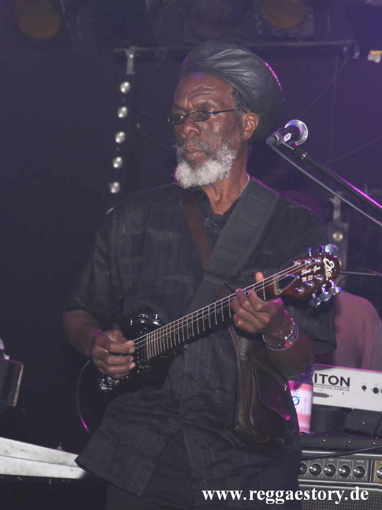 Roots Radics