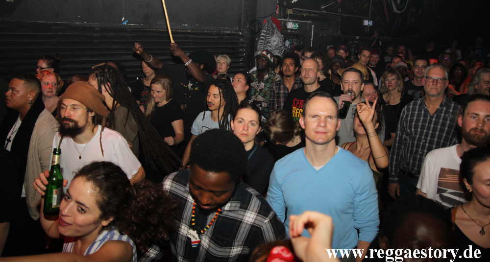 @ Junior Kelly - YAAM Berlin