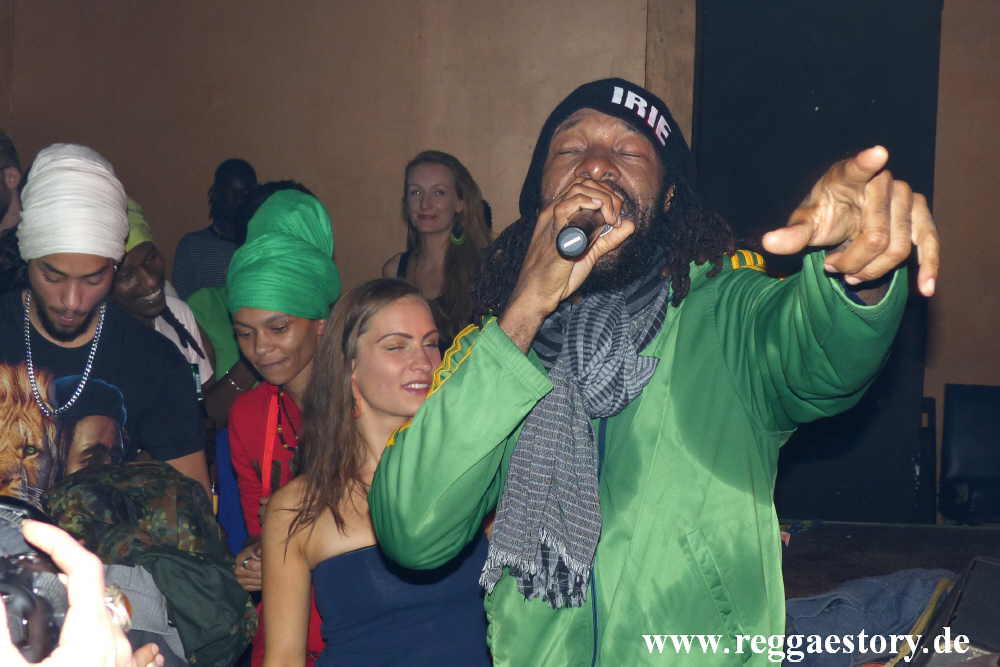 Junior Kelly im BiNuu