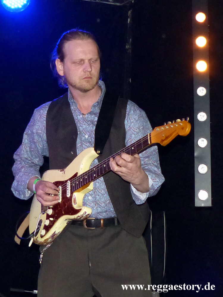 The Steadytones - Albert