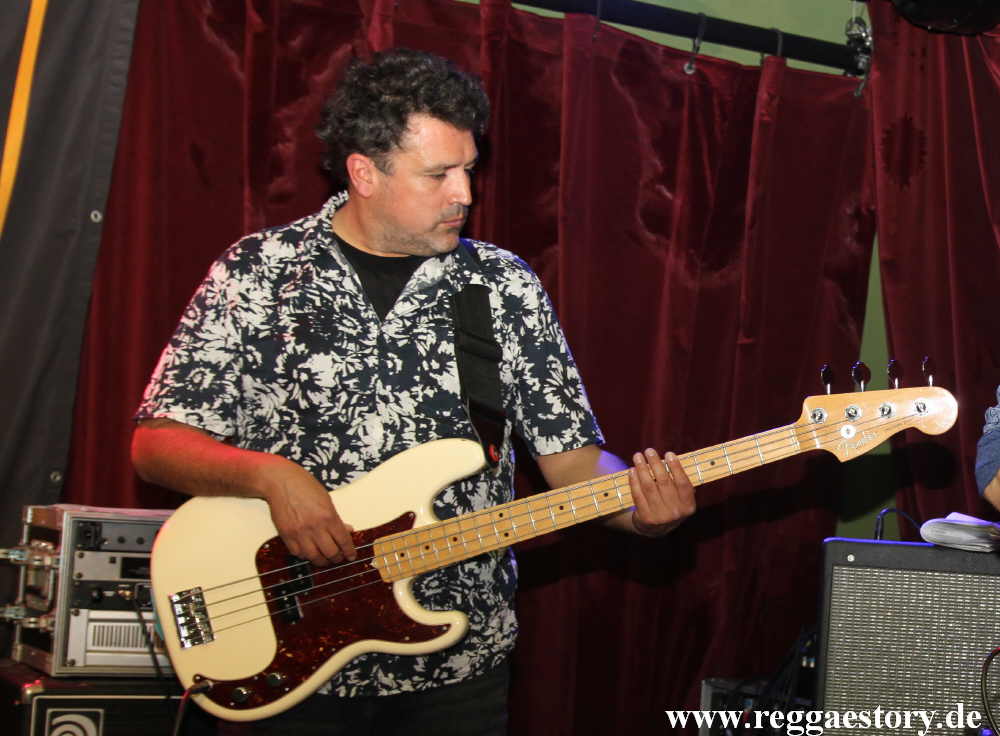 Felipe Ramos Corrotea @ The Steadytones
