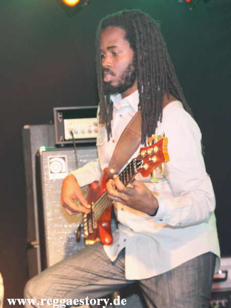 Bass bei Ky-mani Marley