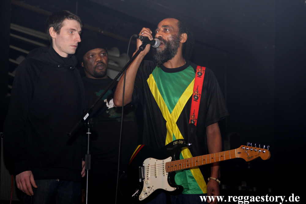 Roots Ragga Band + Vido