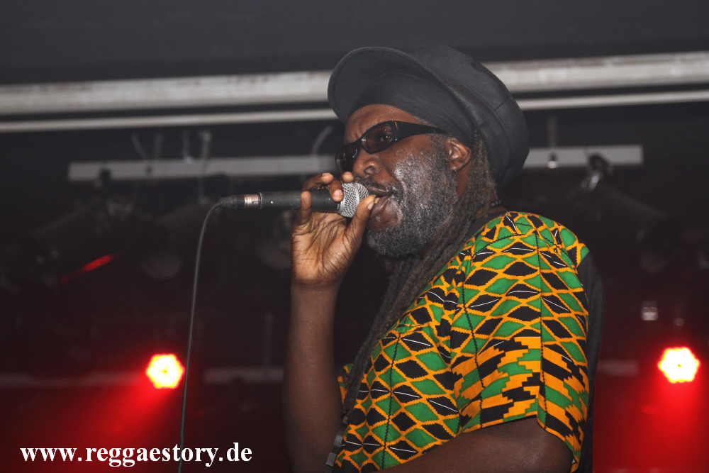 Macka B