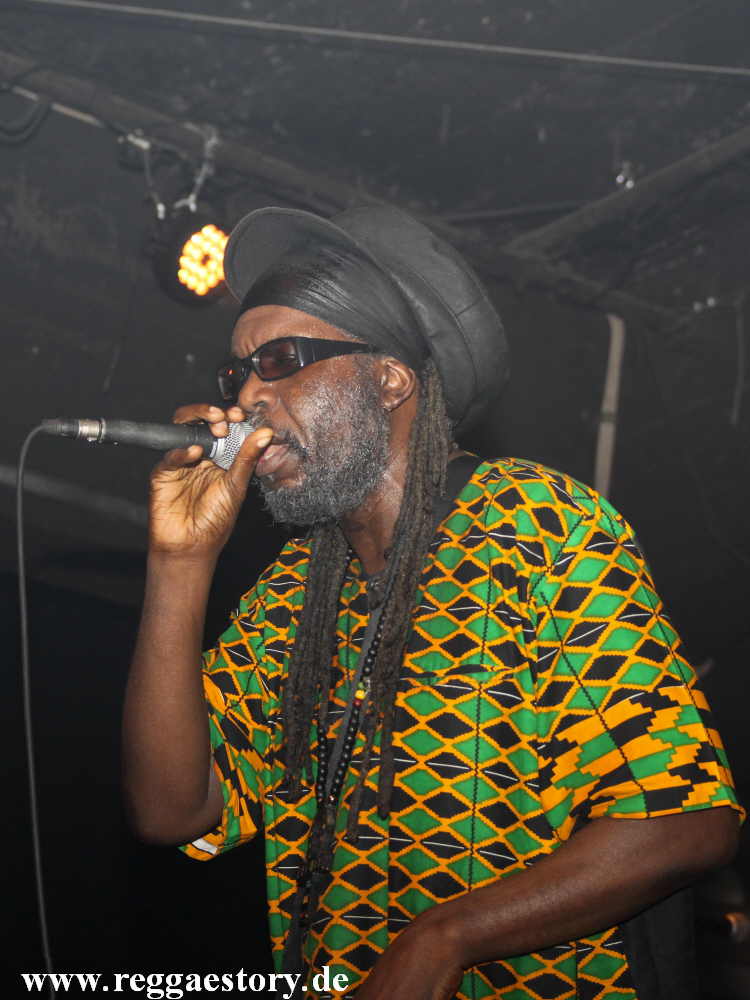 Macka B