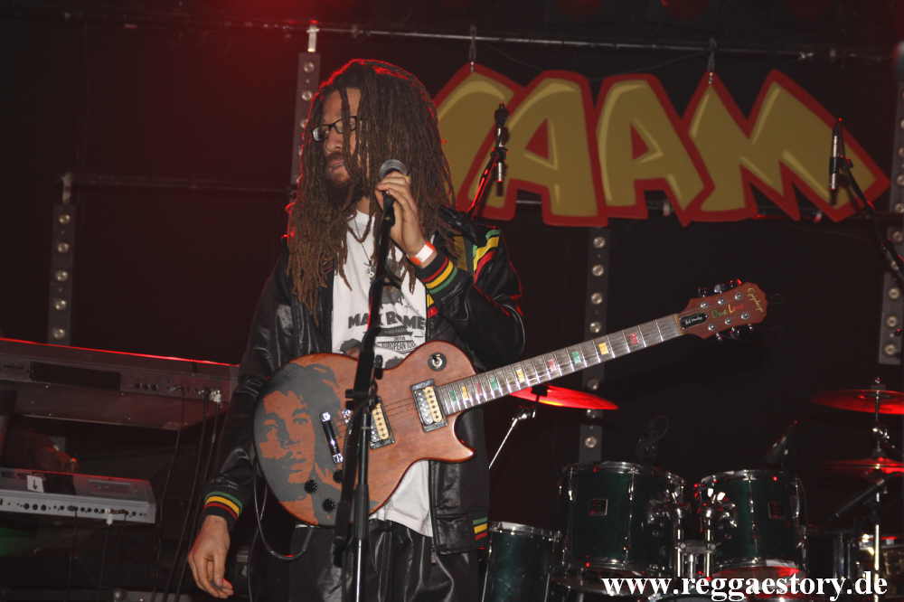 Charmax Band - Jallanzo