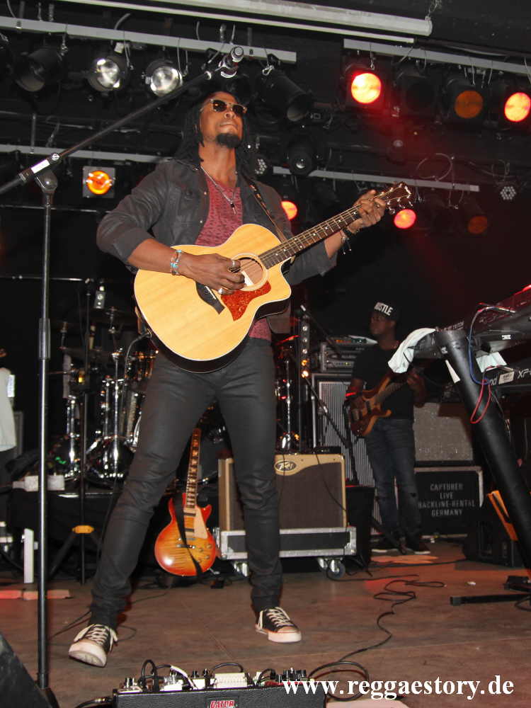 Omari Banks