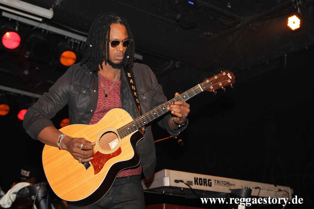Omari Banks