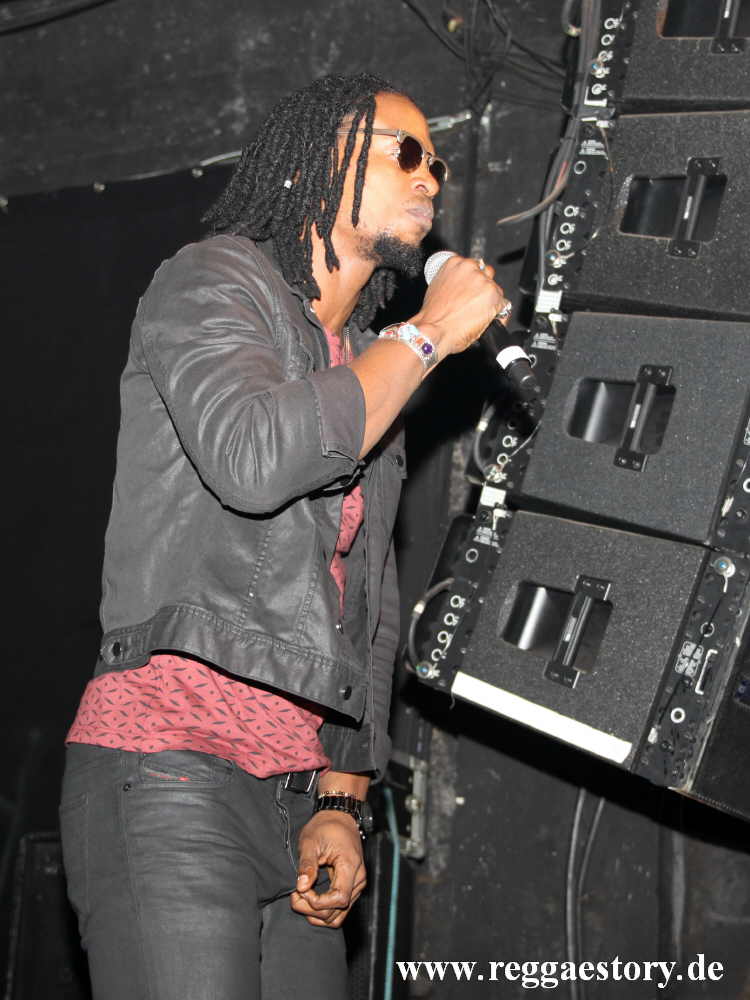 Omari Banks
