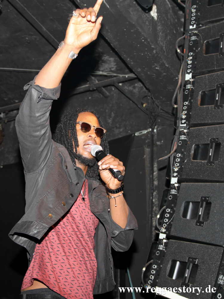 Omari Banks