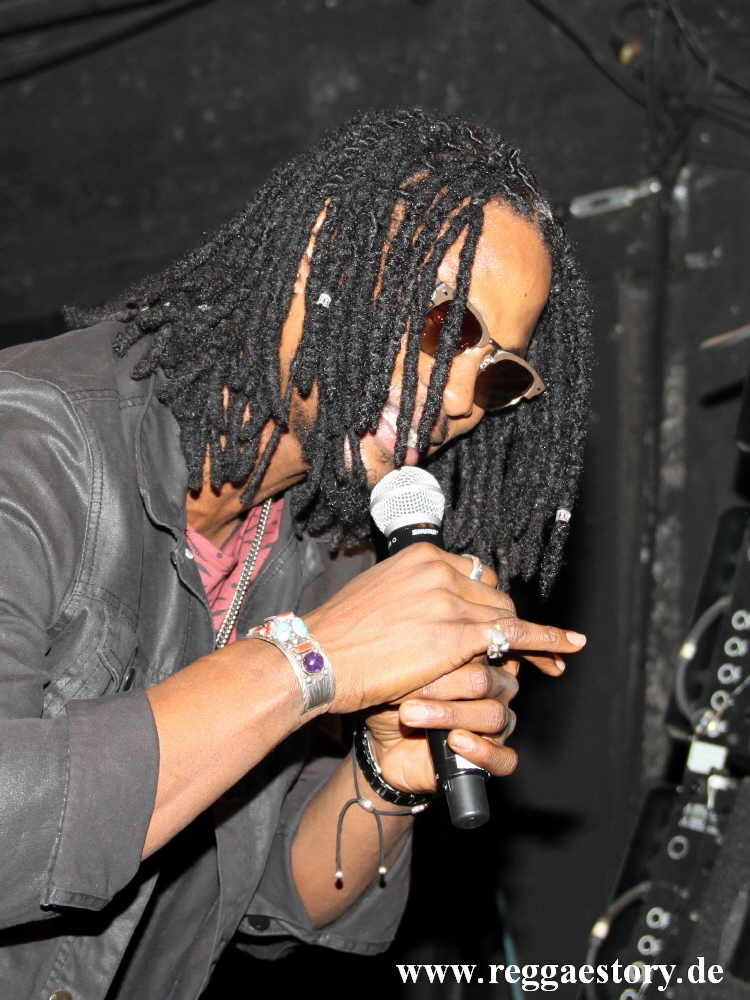Omari Banks