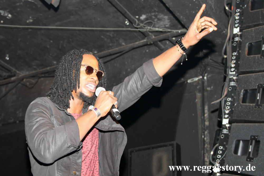 Omari Banks