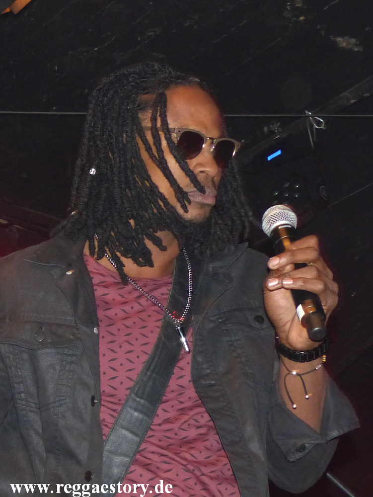 Omari Banks