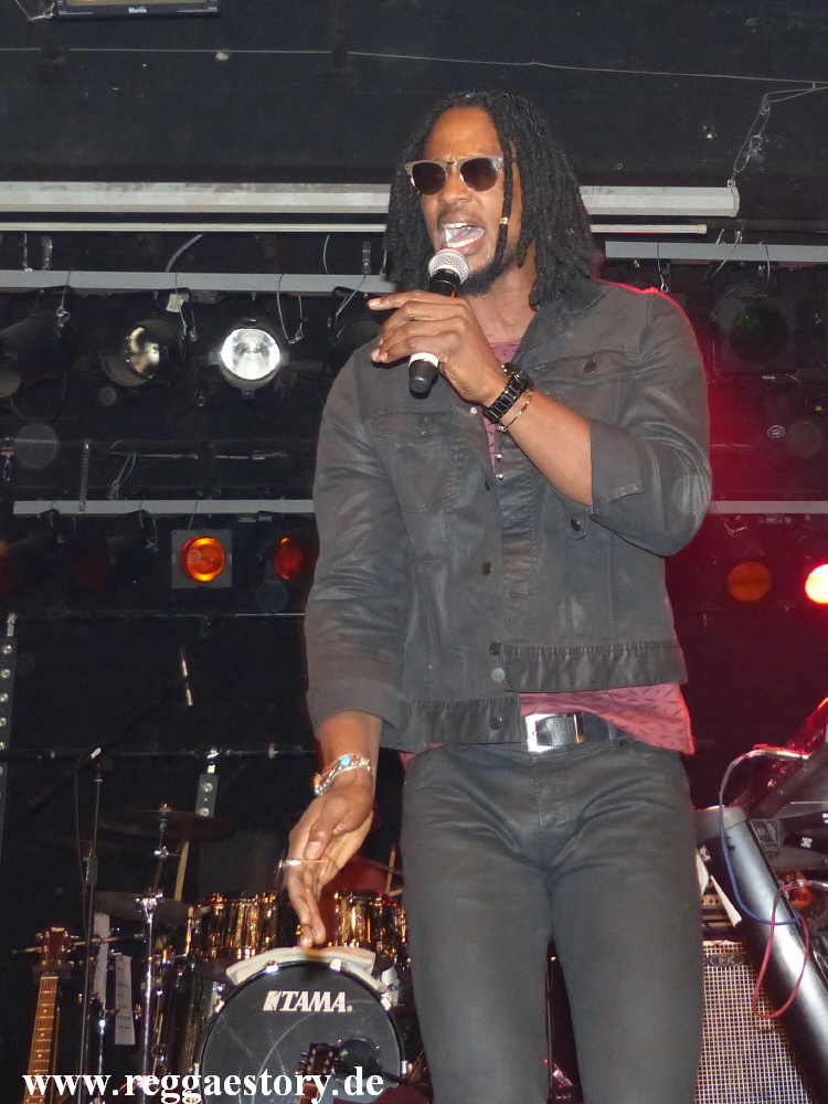 Omari Banks