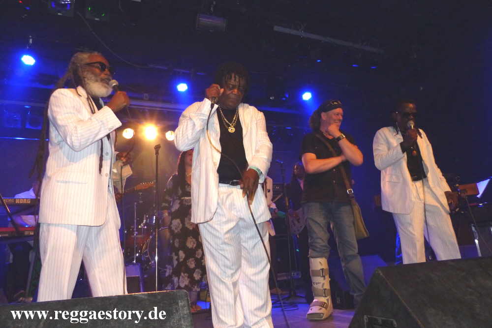 The Silvertones & Sheriff