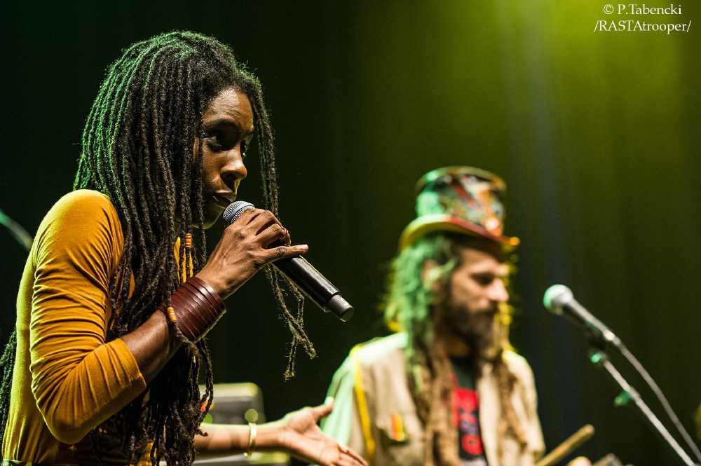 Jah9 + Pura Vida