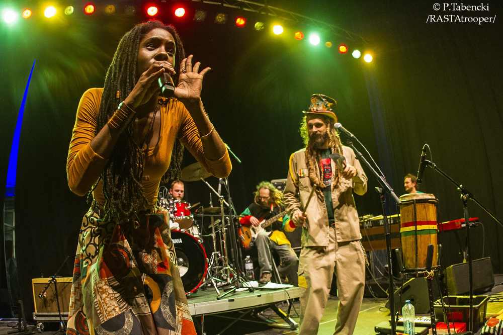 Jah9 + Pura Vida