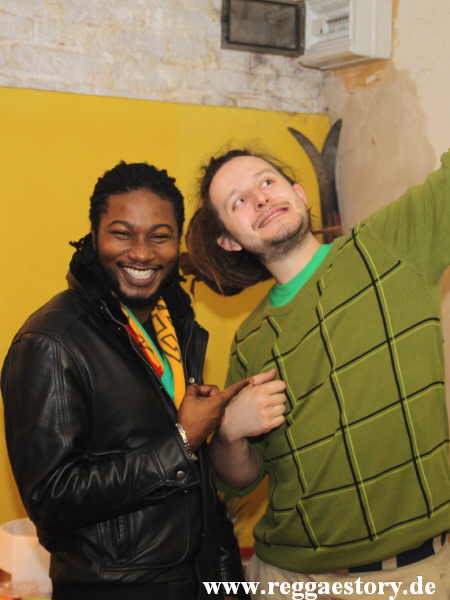 Backstage bei Raging Fyah