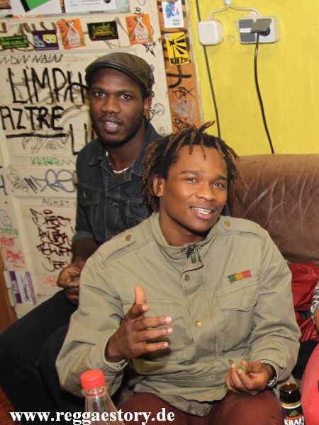 Backstage bei Raging Fyah
