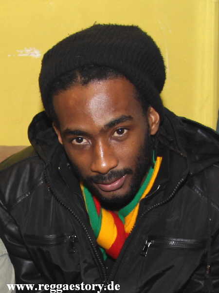 Backstage bei Raging Fyah