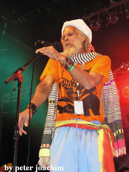 Cedric Myton Congo bei Inna De Yard Allstars