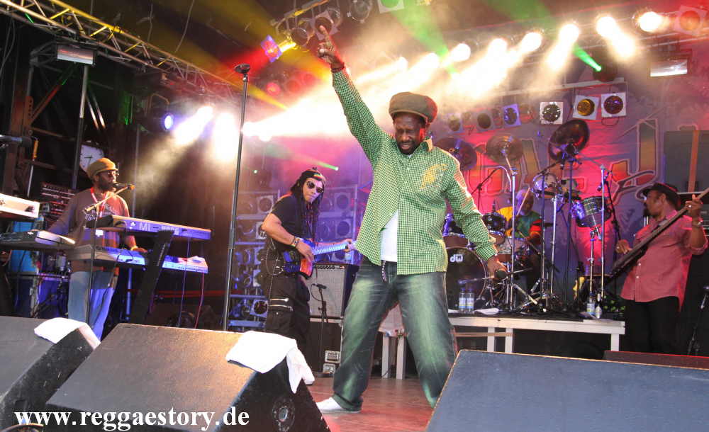 Tosh Meets Marley - Kenyatta Biggs - Reggae Jam 2012