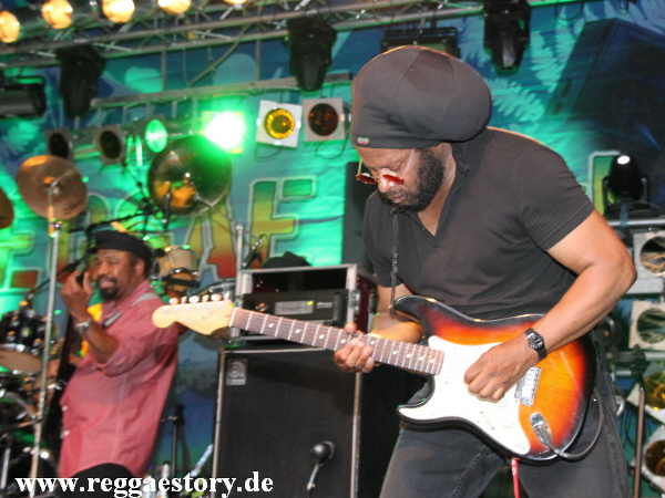 Tosh Meets Marley - Vince Black - Reggae Jam 2012