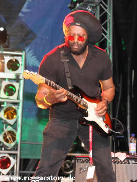 Tosh Meets Marley - Vince Black - Reggae Jam 2012