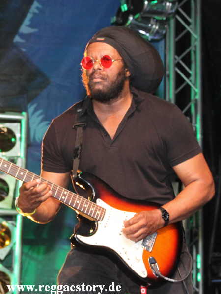 Tosh Meets Marley - Vince Black - Reggae Jam 2012