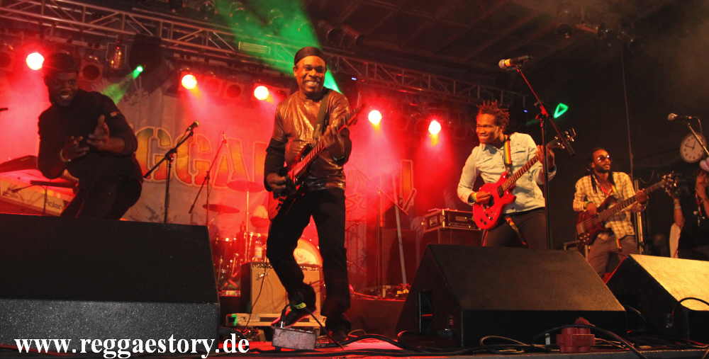 Raging Fyah - Reggae Jam 2012