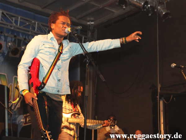 Raging Fyah - Reggae Jam 2012