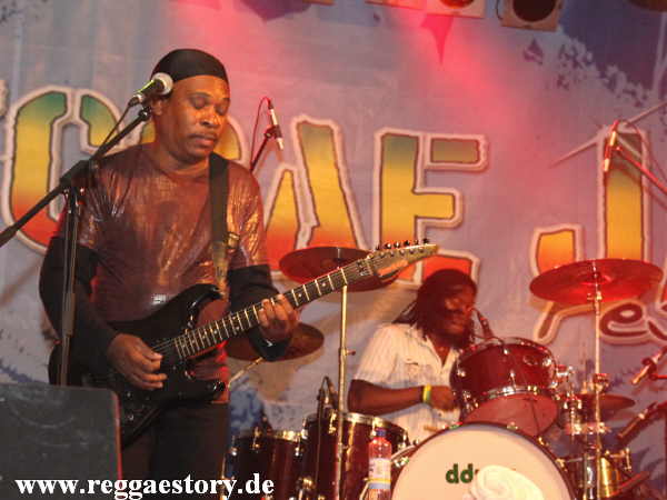 Raging Fyah - Reggae Jam 2012