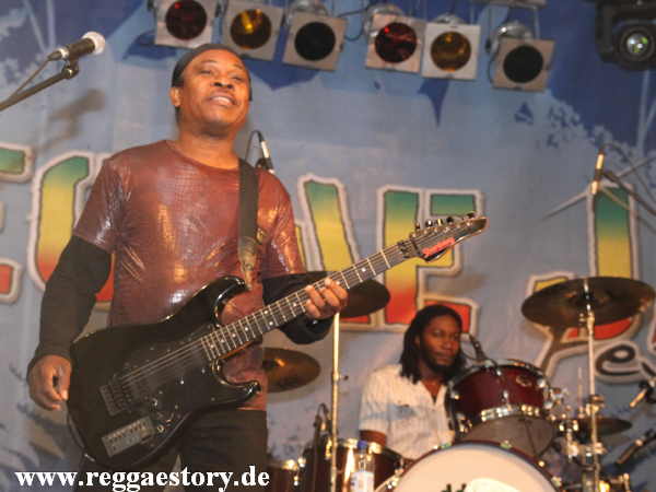 Raging Fyah - Reggae Jam 2012
