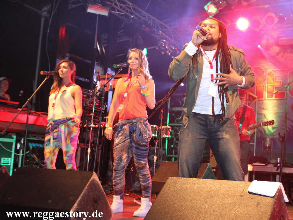 I Grades + Smiley bei Anthony B - Reggae Jam 2012