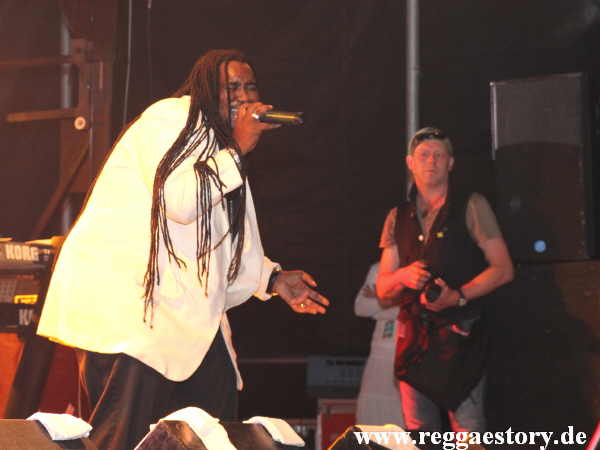 Kirk Davis a.k.a. Little Kirk - Reggae Jam 2012