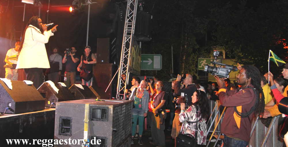 Kirk Davis a.k.a. Little Kirk - Reggae Jam 2012
