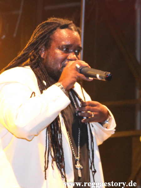 Kirk Davis a.k.a. Little Kirk - Reggae Jam 2012