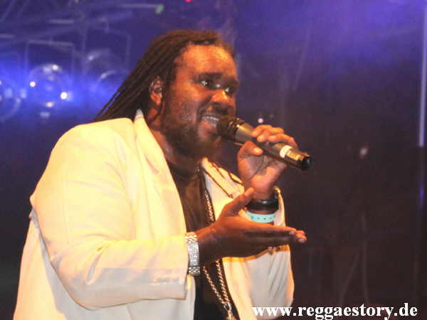 Kirk Davis a.k.a. Little Kirk - Reggae Jam 2012